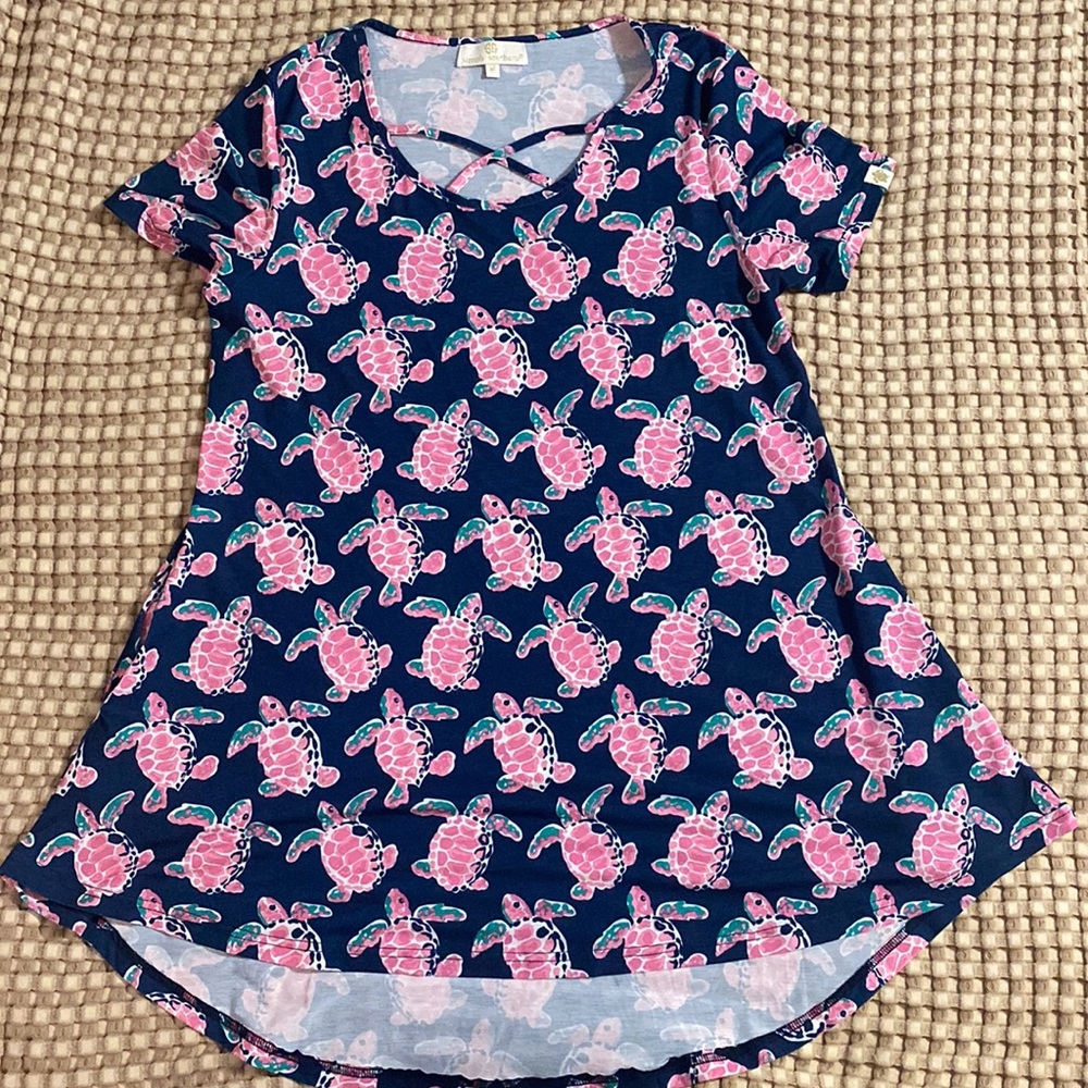 Simply Southern turtle tunic | size M